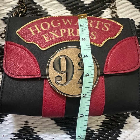 NWT Harry Potter Hogwarts Express Black and Red Crossbody Bag - Picture 3 of 6